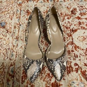 Bandolino snake skin heels